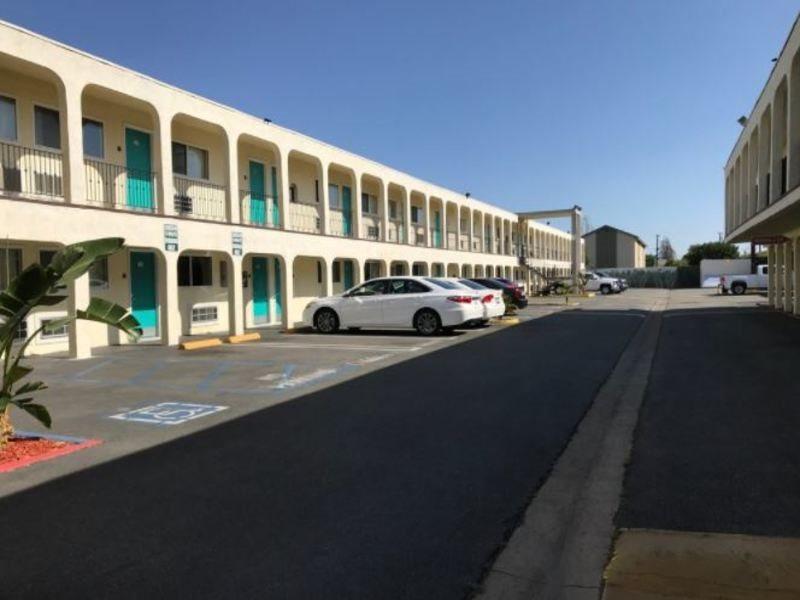 Anaheim Executive Inn & Suites Zewnętrze zdjęcie